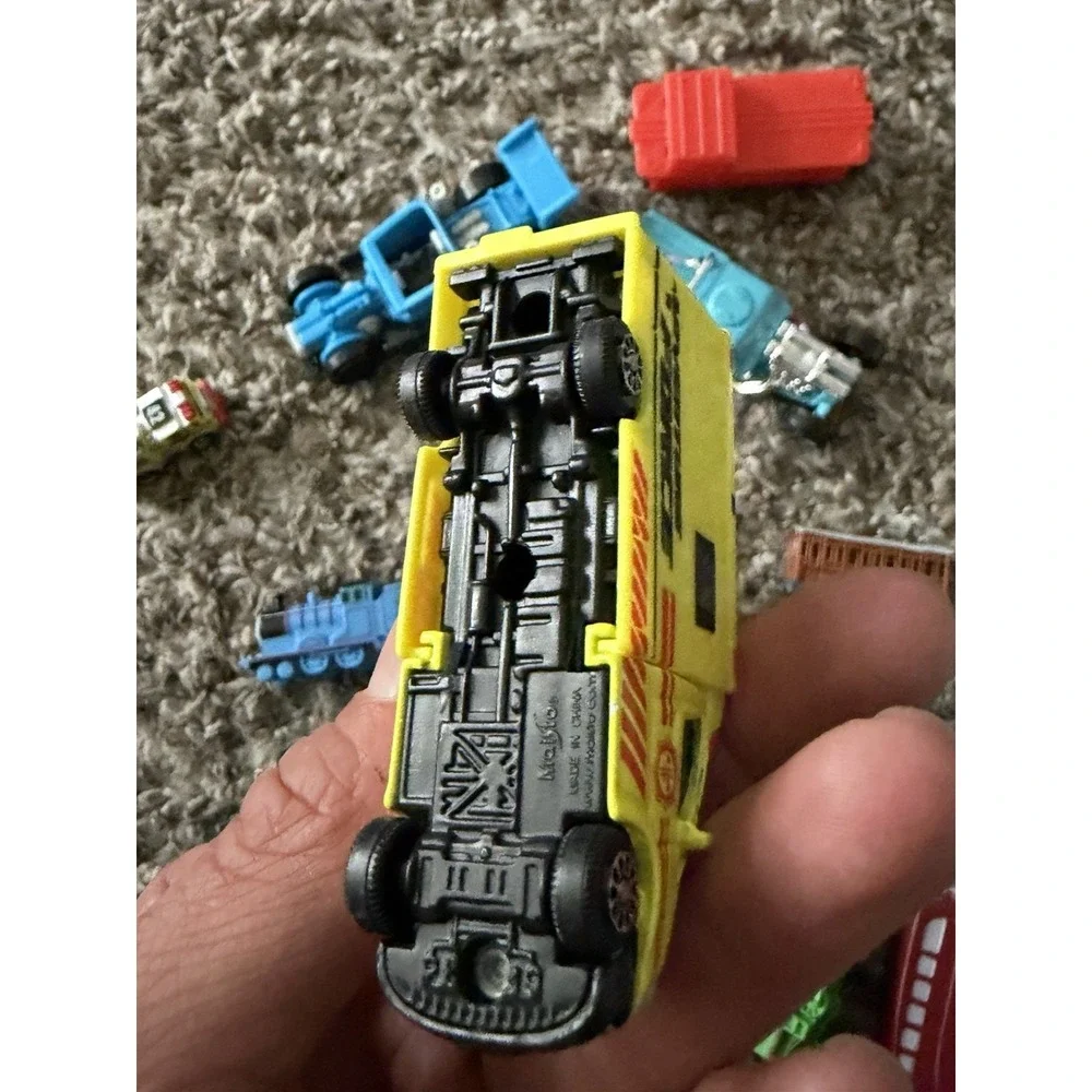 Small Toy Cars Plastic Train Figures Lot